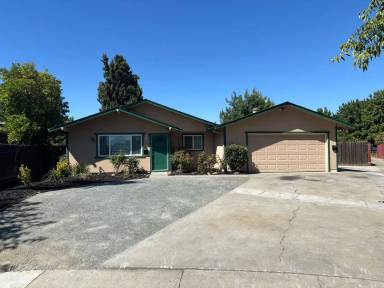 Main picture of 328 Collette Ct