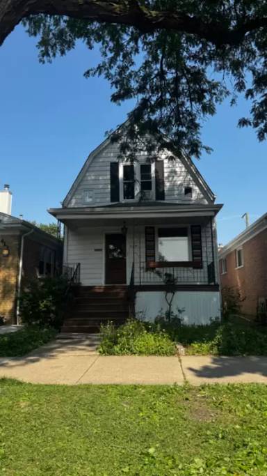 Main picture of 4129 N Ridgeway Ave