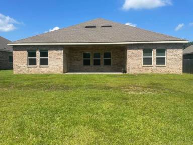 Main picture of 14384 N Swan Rd