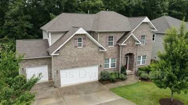 Main picture of 1912 Madeira Cir