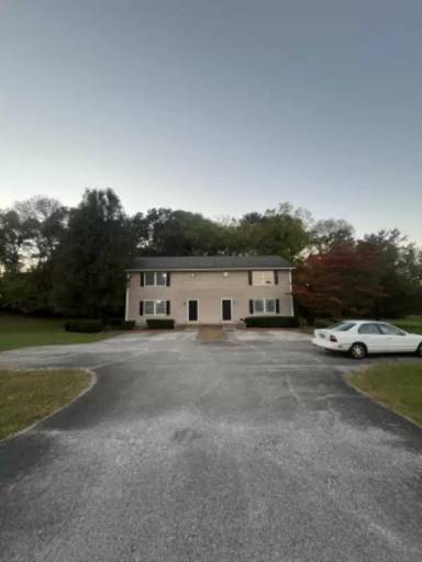 Main picture of 104 Fremont Ln