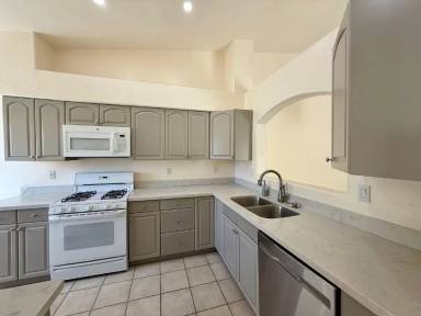 Main picture of 328 W Santa Barbara St