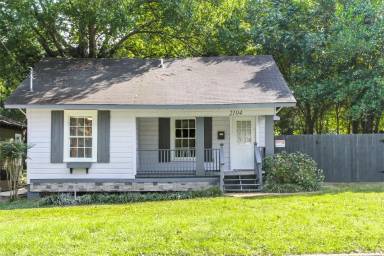 Main picture of 2122 Yancey Ave