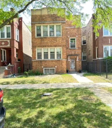 Main picture of 4819 W Barry Ave