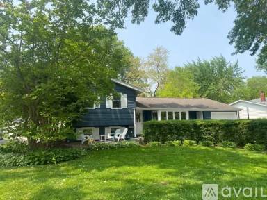 Main picture of 867 Lilac Ln