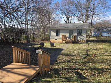 Main picture of 215 E Baxter Ave