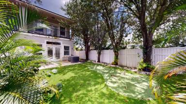 Main picture of 837 10th Ave S
