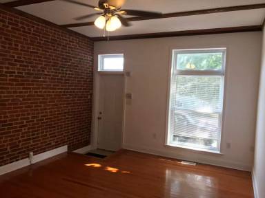 Main picture of 2734 Huntingdon Ave