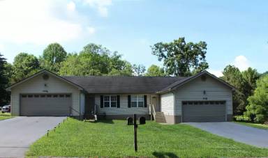 Main picture of 523 Stoney Mountain Rd