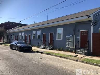 Main picture of 2925 Dryades St