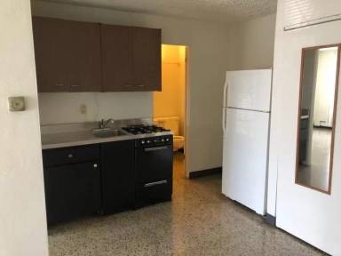Main picture of 2439 Holmes St