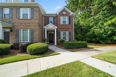 Main picture of 1700 Heights Cir NW