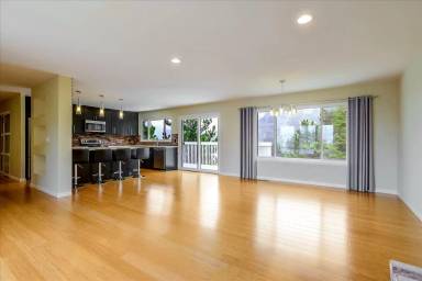 Main picture of 30 Judson Pl