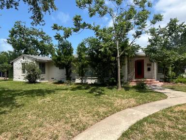 Main picture of 353 Jackson Pl