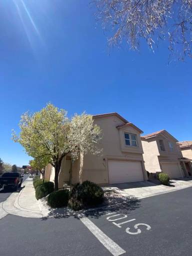 Main picture of 4361 Altura Vista Ln NE