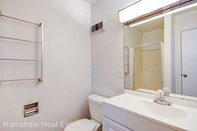 Main picture of 111 W Park St