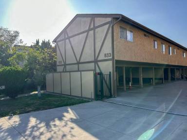 Main picture of 829 S Greenwood Ave