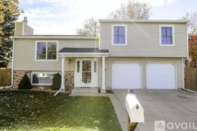 Main picture of 10490 Newcombe St