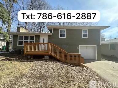 Main picture of 104 Plaza Village Dr