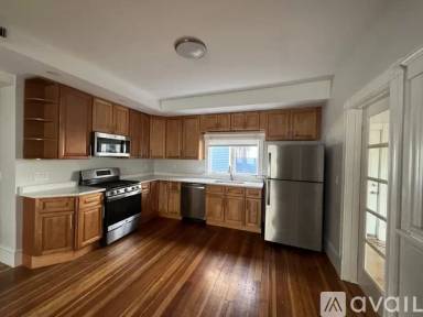 Main picture of 70 Summit Ave