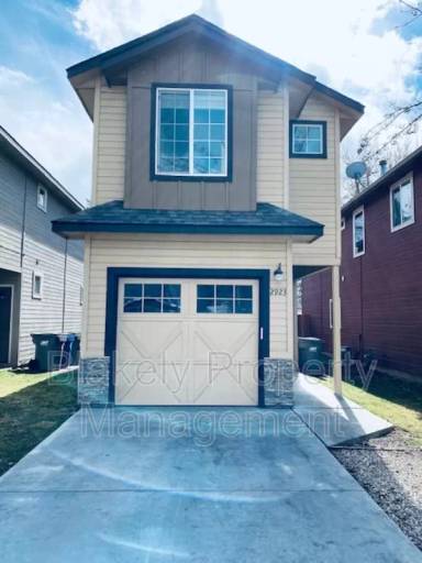 Main picture of 2923 W Lemhi St