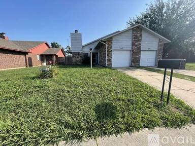 Main picture of 607 Peppertree Ln