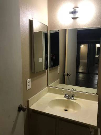 Main picture of 429 N Lamb Blvd
