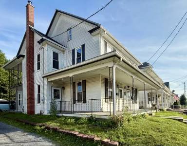 Main picture of 214 E Cherry St