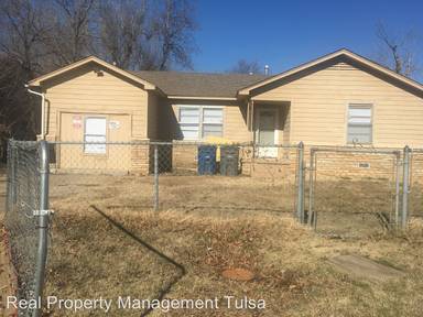 Main picture of 557 E 49th St N