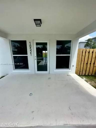 Main picture of 10521 SW 180th St