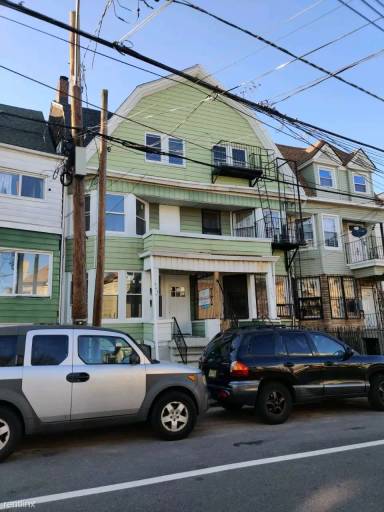 Main picture of 264 Garside St