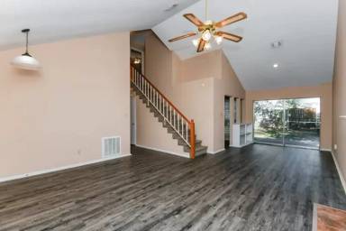 Main picture of 3801 Waxwing Cir S