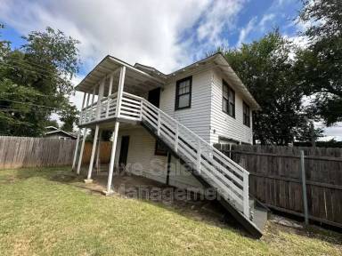 Main picture of 119 NW 27th St
