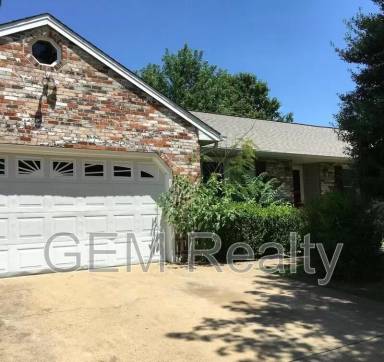 Main picture of 5088 Blarney St