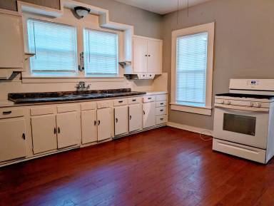 Main picture of 709 W 26th St