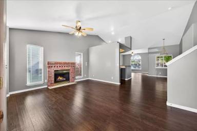 Main picture of 16875 N Gentry Dr