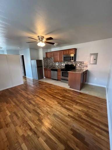 Main picture of 502 W Maple Ave