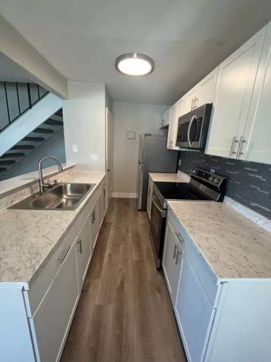 Main picture of 902 E Tiffany Dr