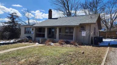 Main picture of 805 Spring St