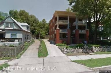 Main picture of 3216 E 10th St