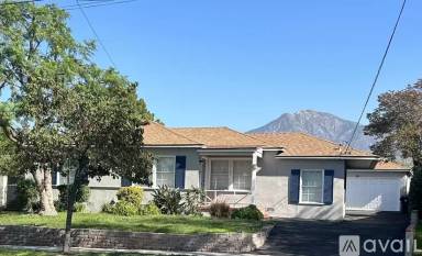 Main picture of 10760 Russett Ave