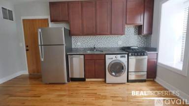 Main picture of 550 W Arlington Pl Apartments