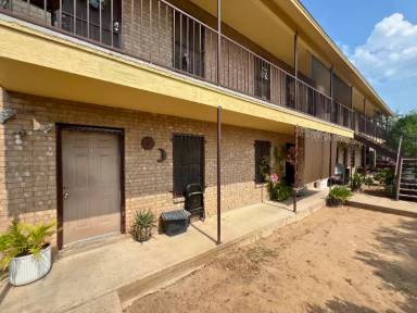 Main picture of 3103 E Price St