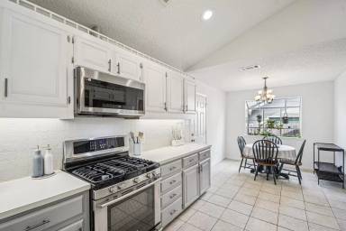 Main picture of 5833 Secrest Dr