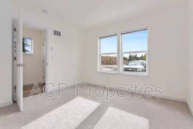 Main picture of 2255 Currant St