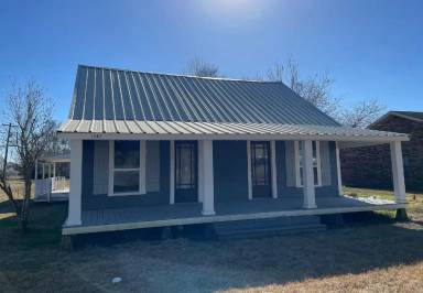 Main picture of 1302 Young St