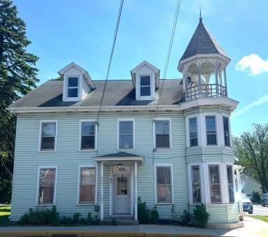 Main picture of 302 N Baltimore Ave