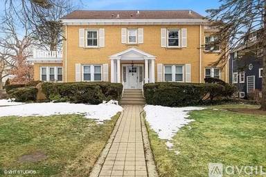 Main picture of 854 Sheridan Rd