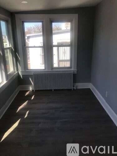 Main picture of 1419 S St SE