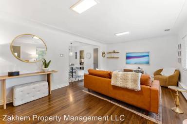 Main picture of 3120 S Williams St